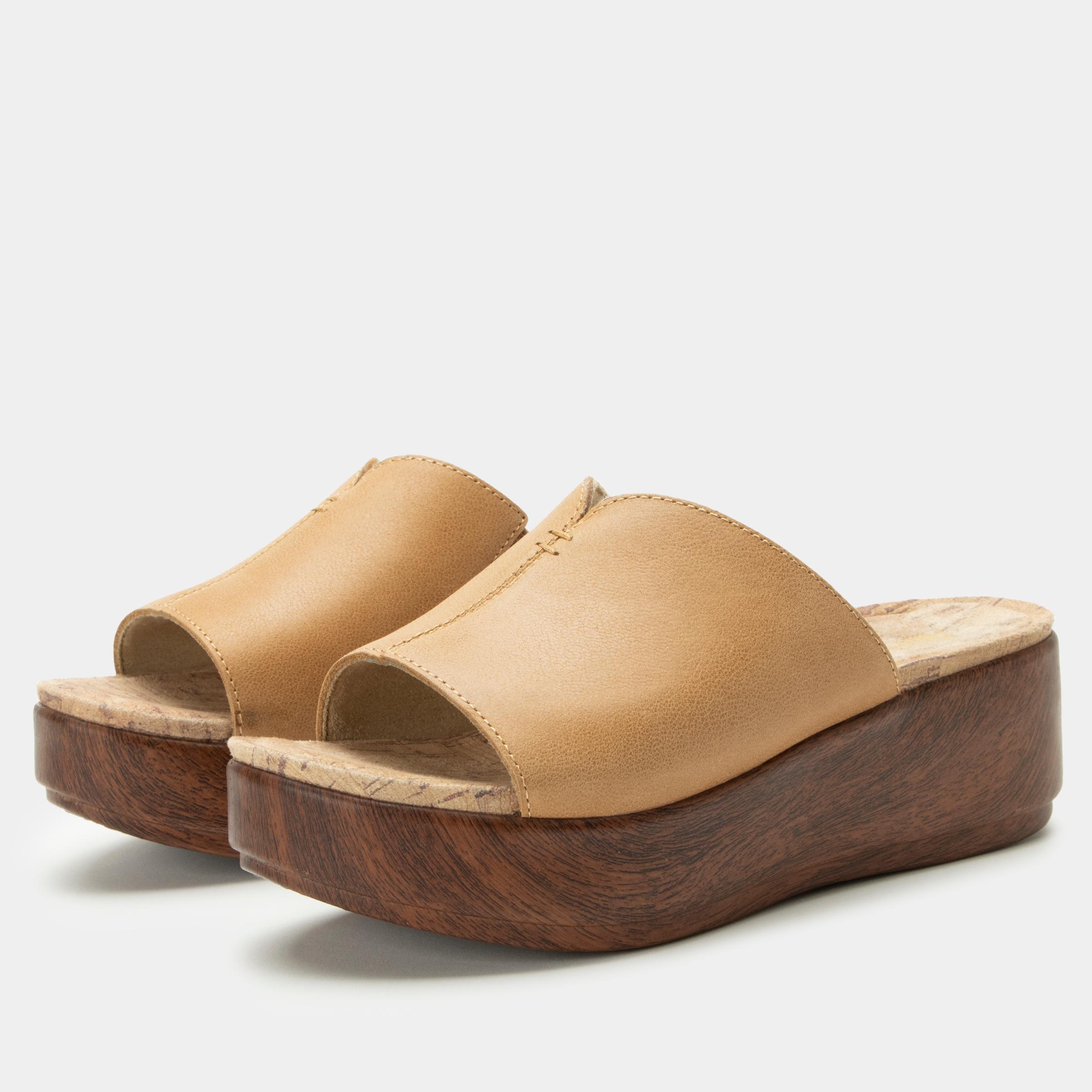 Triniti Flatform Outsole Fawn-Alegria